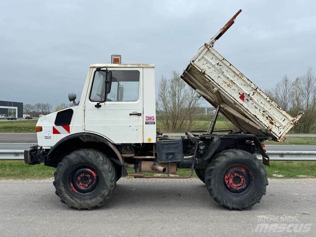 Mercedes-Benz 424 Billenő teherautók