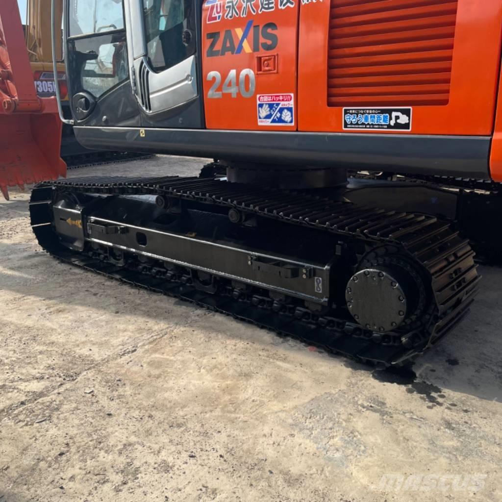 Hitachi ZX 240 Lánctalpas kotrók