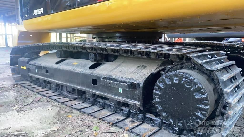 CAT 320D2L Lánctalpas kotrók