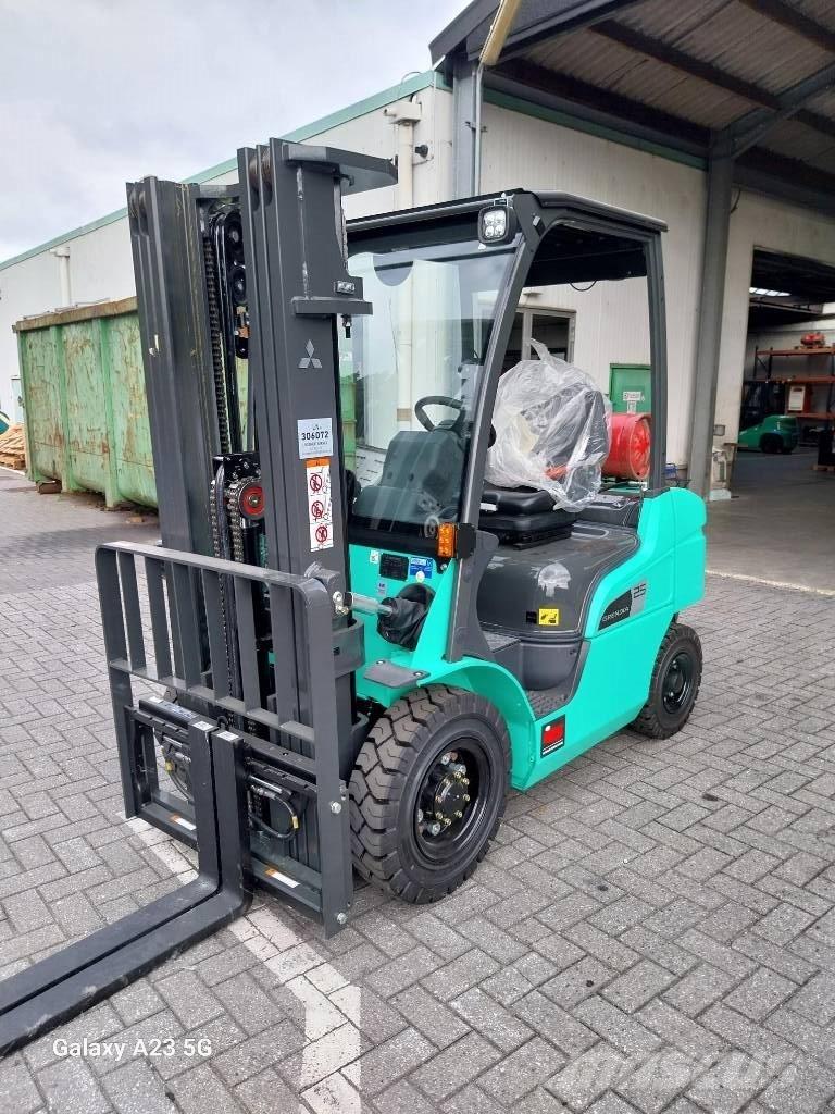 Mitsubishi FG 25 N Gázüzemű targoncák