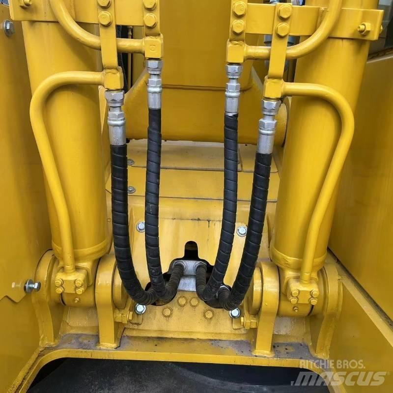 Komatsu PC 138 Lánctalpas kotrók