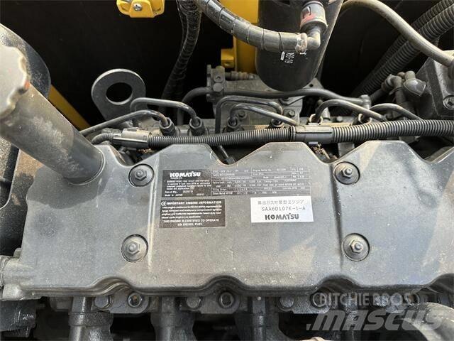 Komatsu PC210-8 Lánctalpas kotrók