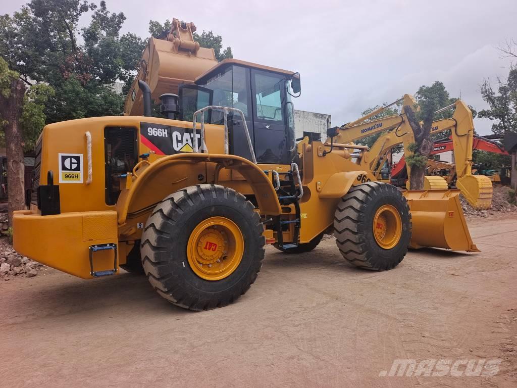 CAT 966 H Gumikerekes homlokrakodók