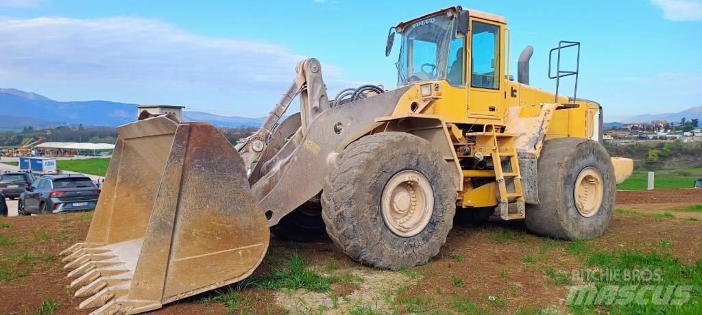 Volvo L 220 E Gumikerekes homlokrakodók