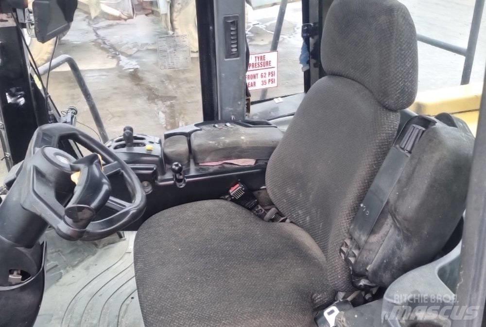 CAT 966 G Gumikerekes homlokrakodók