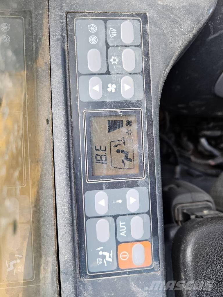 CAT 323 Lánctalpas kotrók