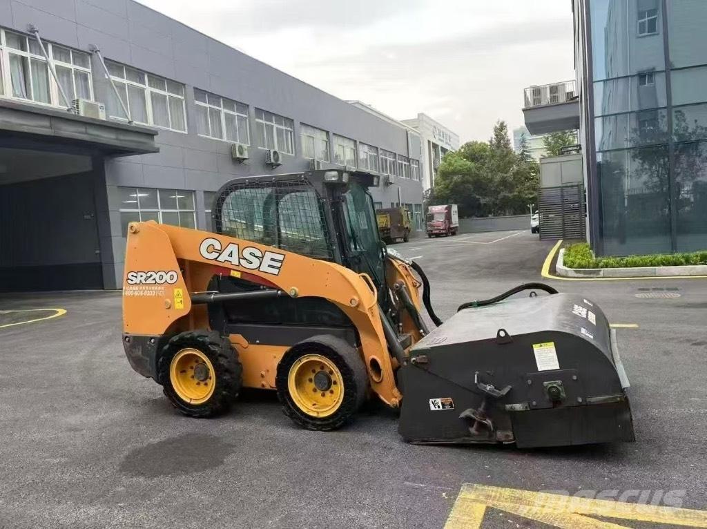 CASE SR 200 Kompaktrakodók