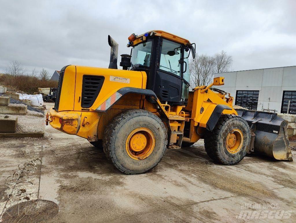 JCB 436 Gumikerekes homlokrakodók