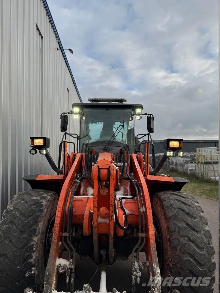 Hitachi ZW 250 Gumikerekes homlokrakodók