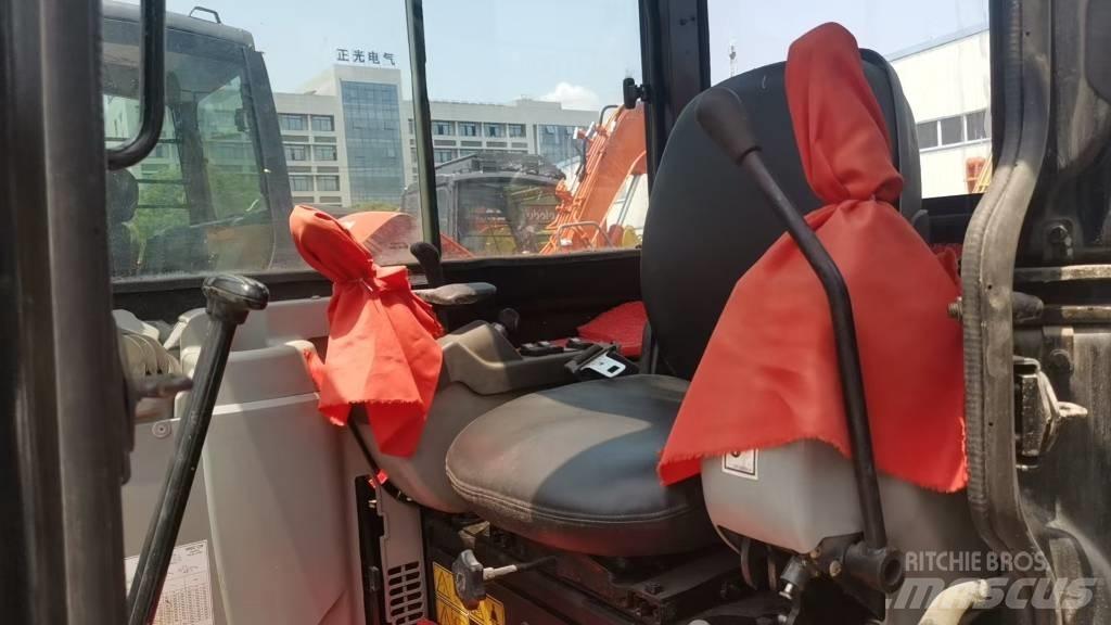 CAT 305 C CR Mini kotrók < 7t