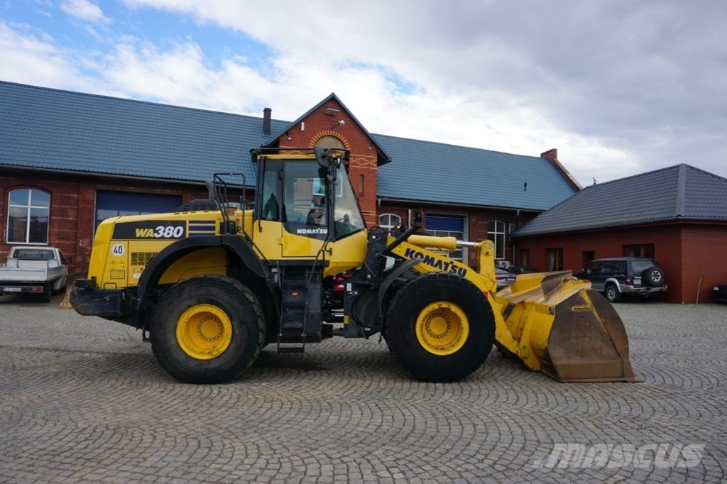 Komatsu WA 380-8 Gumikerekes homlokrakodók