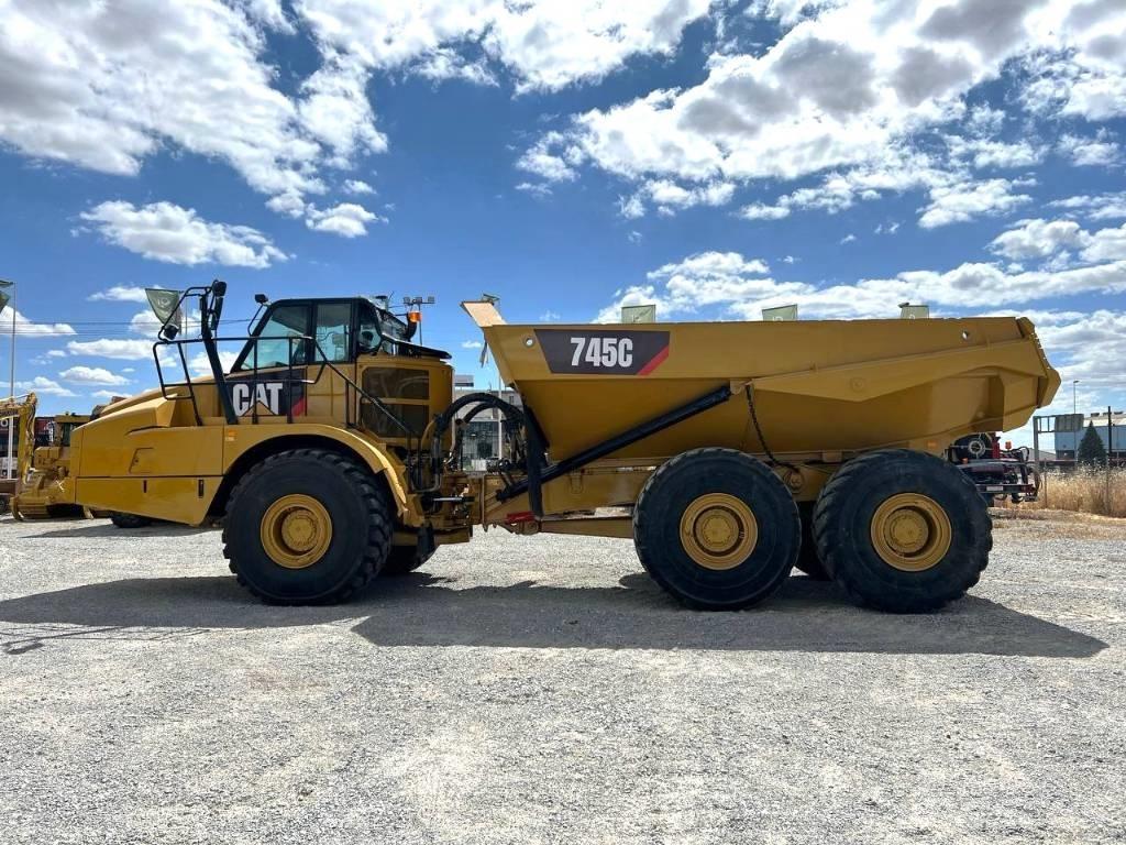 CAT 745 C Csuklósdömperek