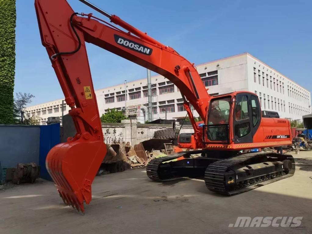 Doosan DX 300 Lánctalpas kotrók