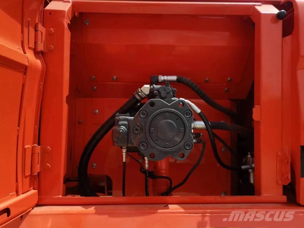 Doosan DX 300 Lánctalpas kotrók