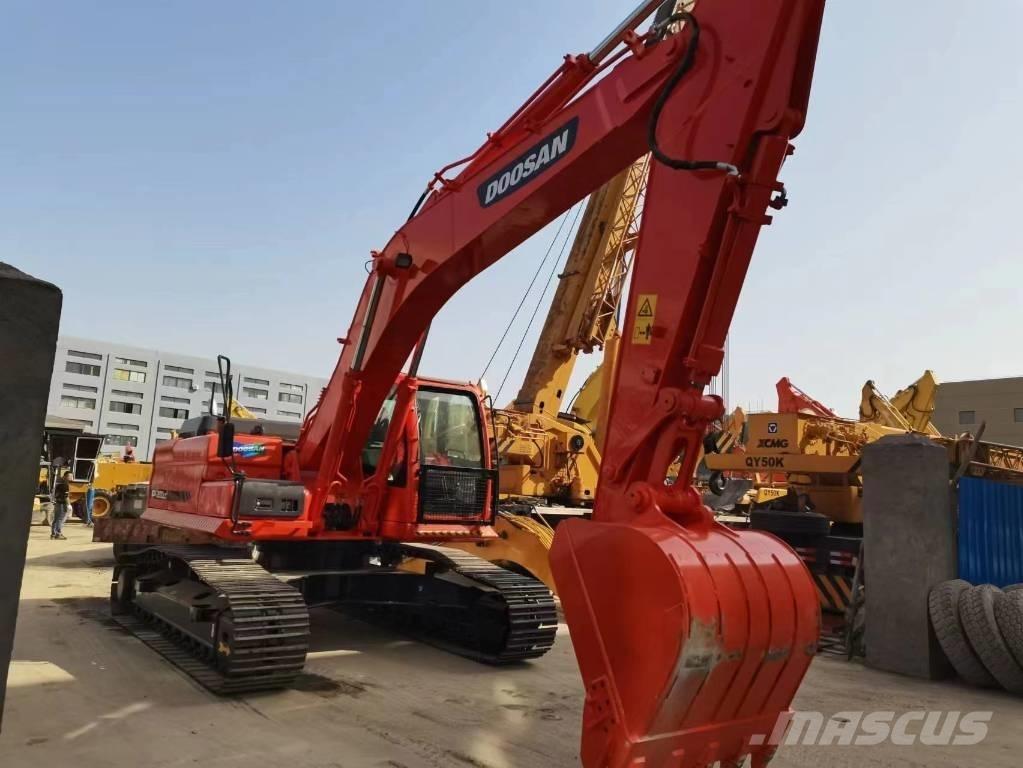 Doosan DX 300 Lánctalpas kotrók