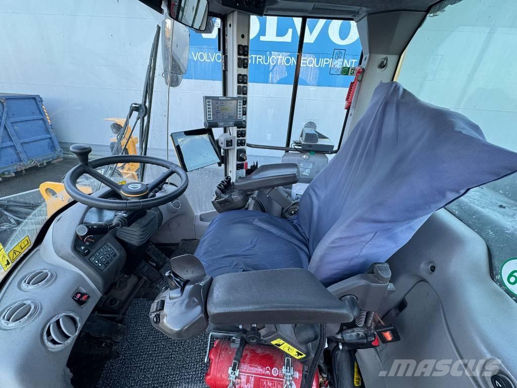 Volvo L 120 H Gumikerekes homlokrakodók