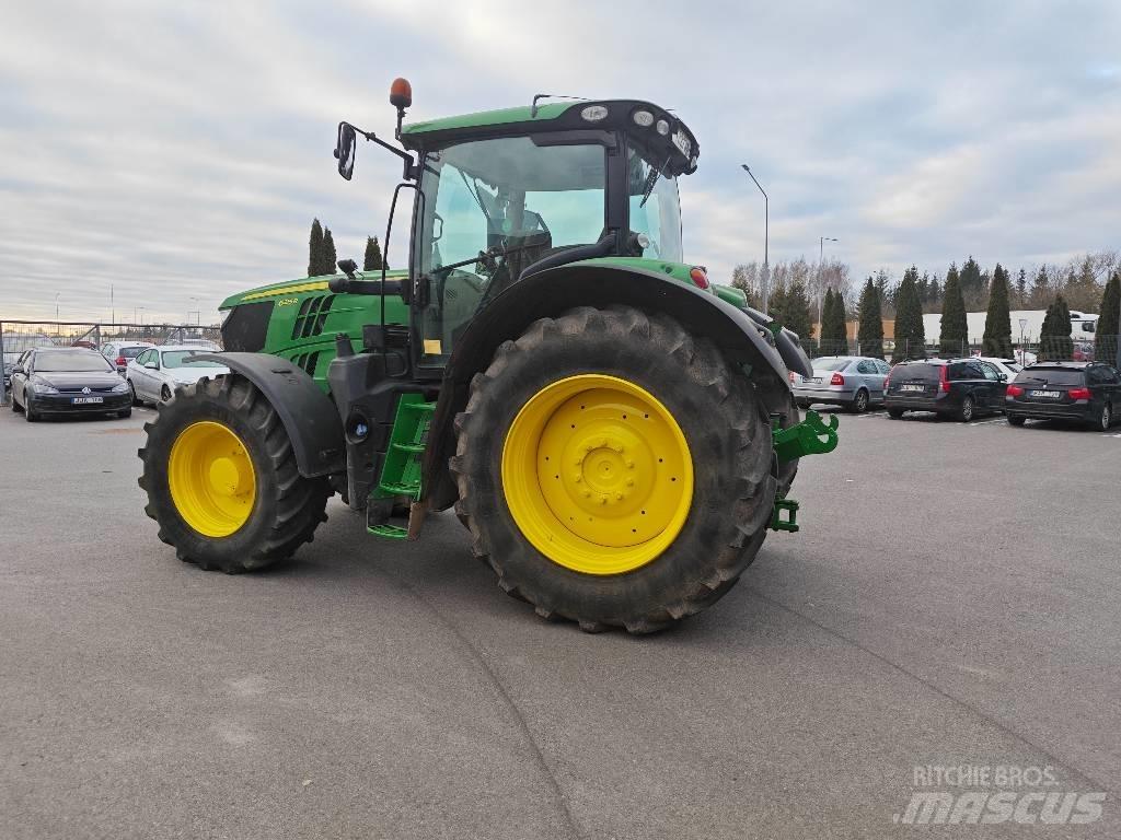John Deere 6215 R Traktorok