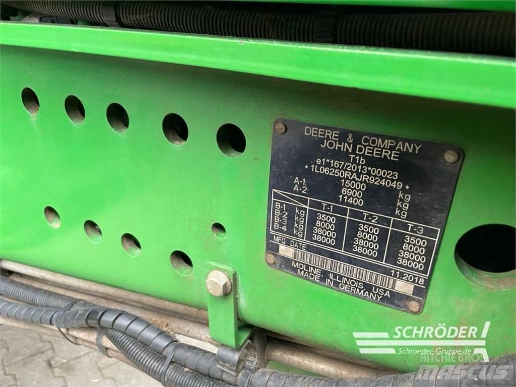 John Deere 6250 R Traktorok