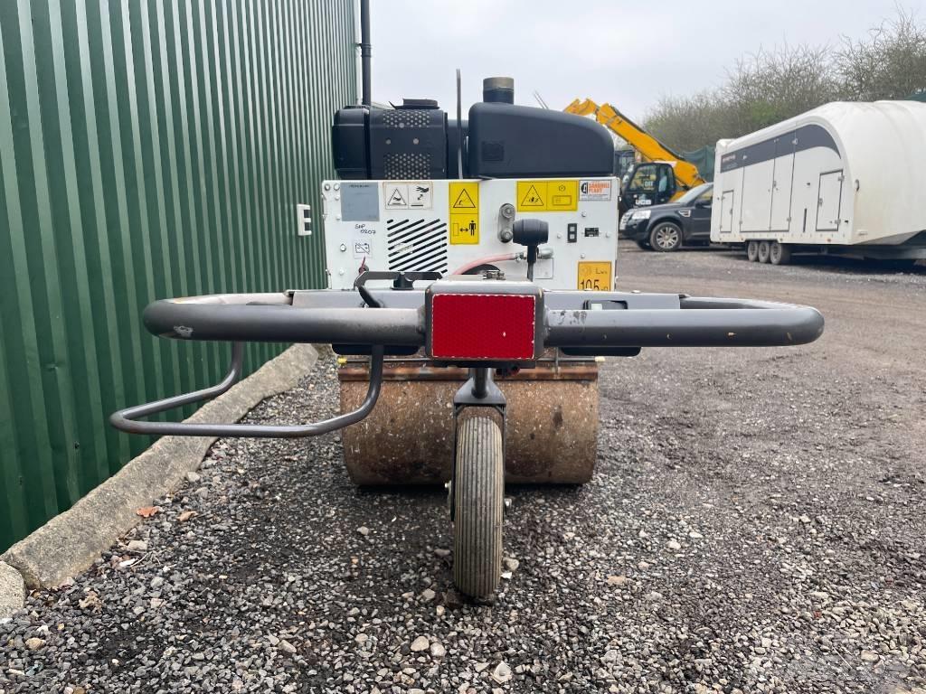 Mecalac MBR 71 Egydobos hengerek
