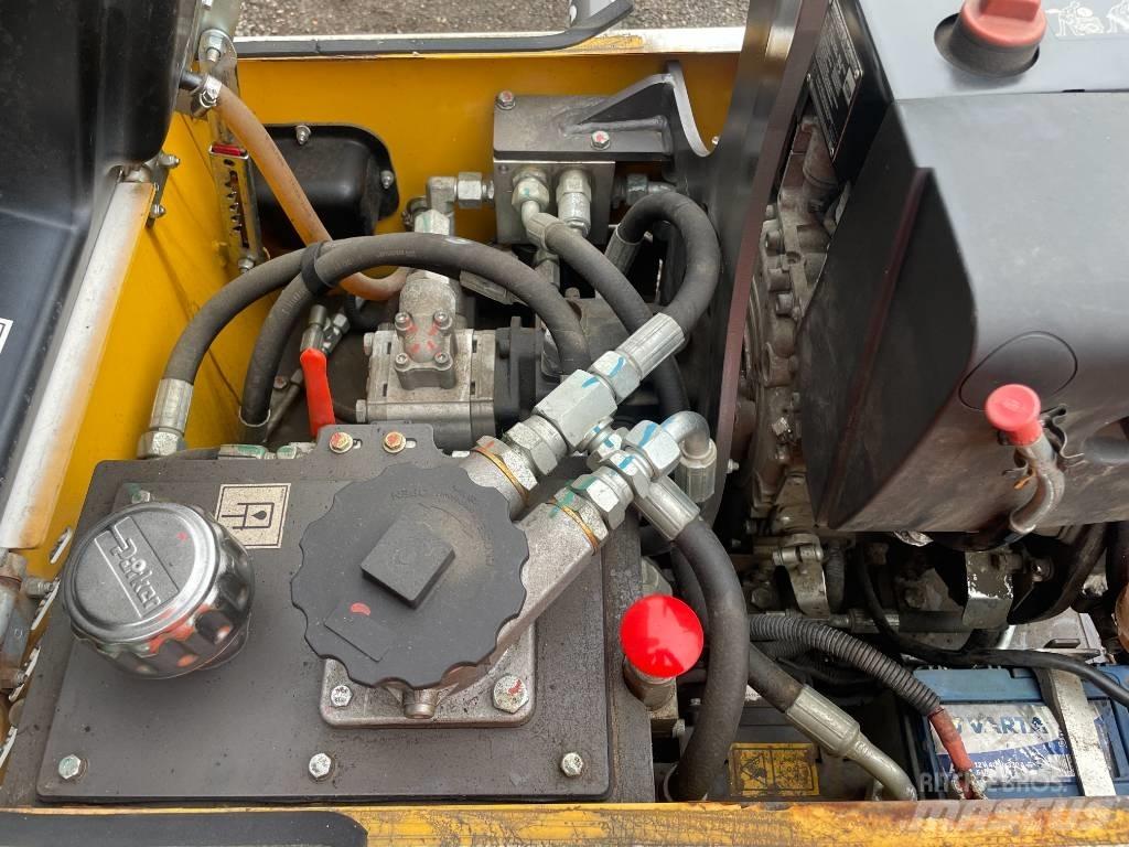 Mecalac MBR 71 Egydobos hengerek