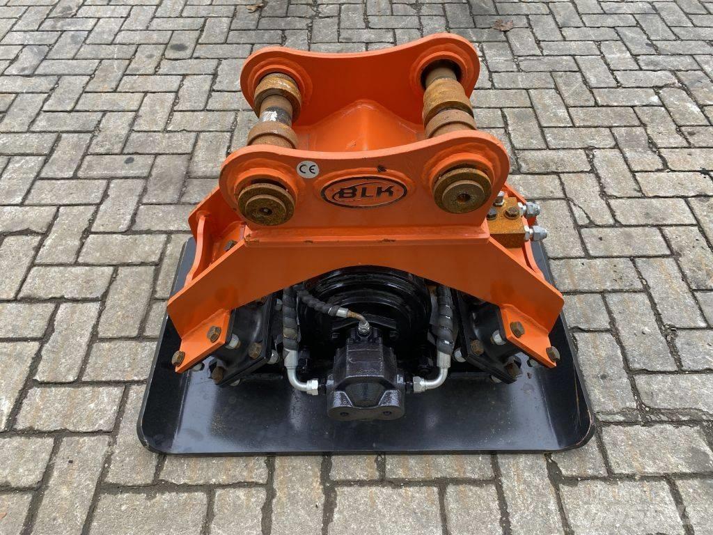  BLK TRILPLAT Vibrátoros cölöpverő