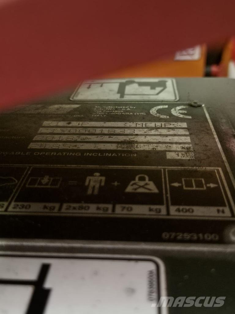 JLG X13JP Karos emelők