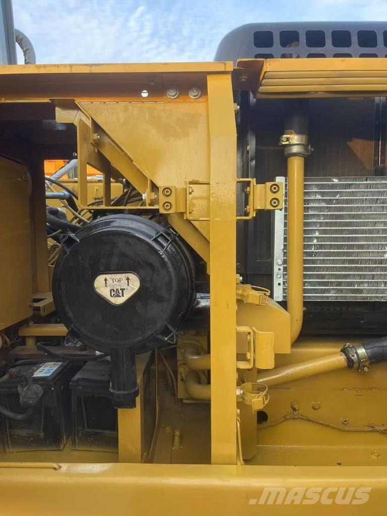 CAT 320 B Lánctalpas kotrók