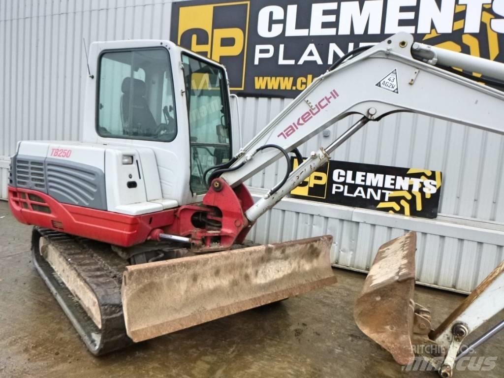 Takeuchi TB250 Mini kotrók < 7t