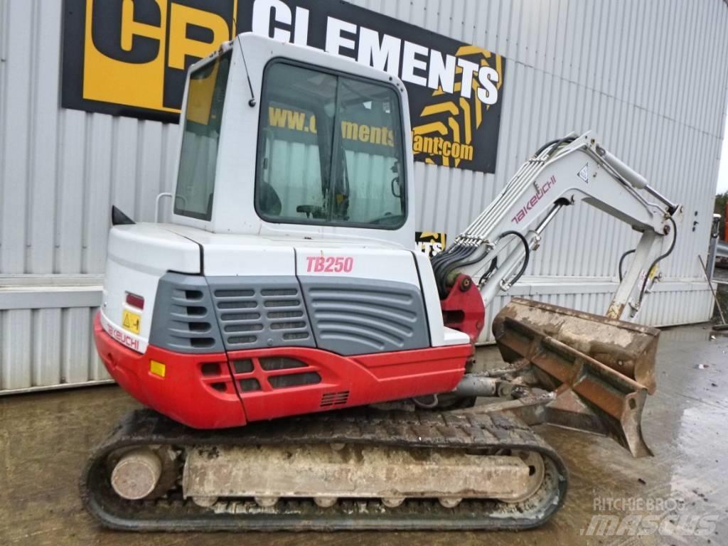 Takeuchi TB250 Mini kotrók < 7t