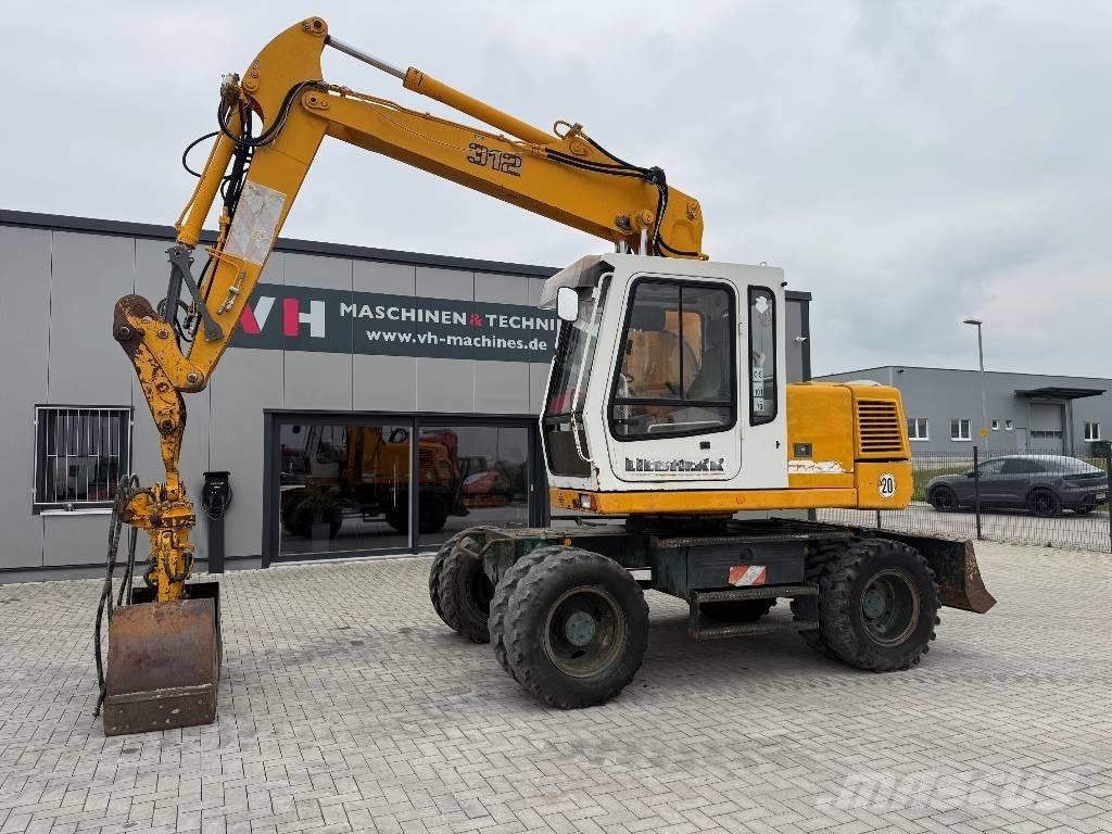 Liebherr A 312 Gumikerekes kotrók