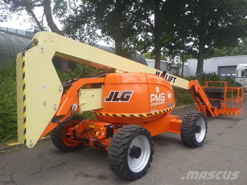 JLG 600AJ Karos emelők