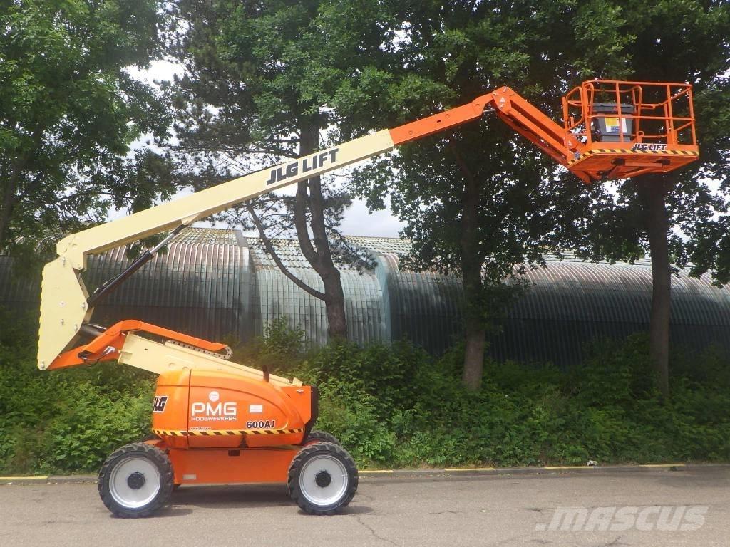JLG 600AJ Karos emelők