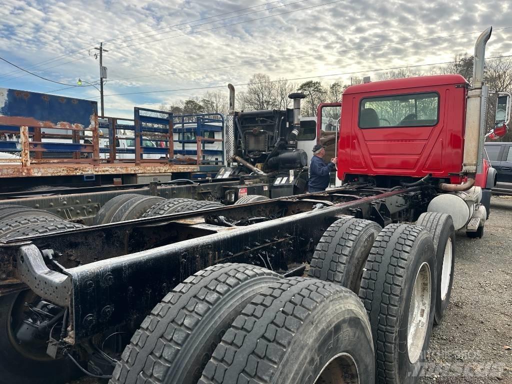 Mack CV 713 Multifunkciós teherautók