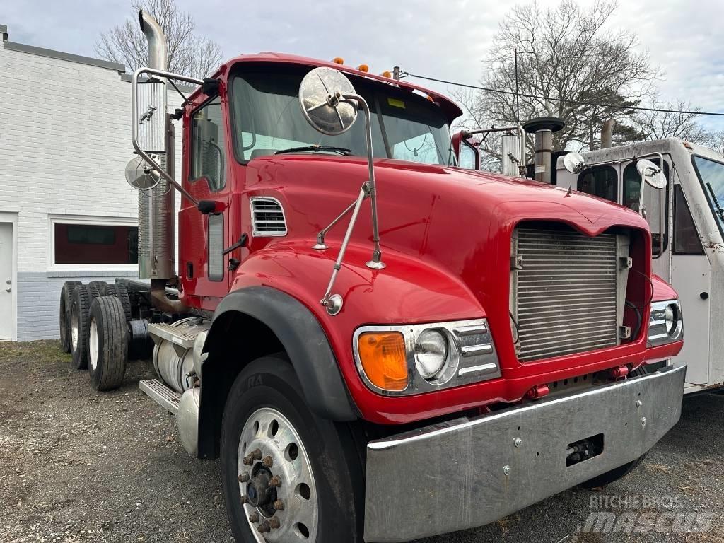 Mack CV 713 Multifunkciós teherautók