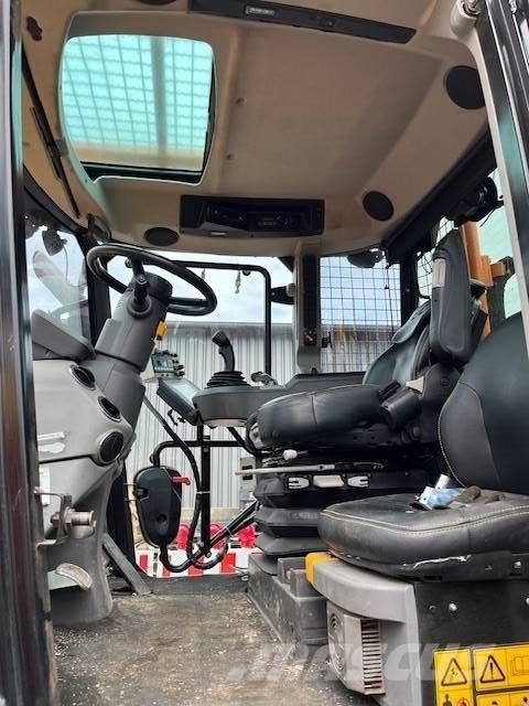 JCB Fastrac 4220 Traktorok