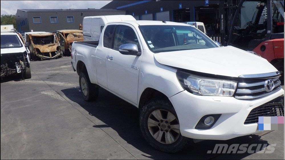 Toyota Hilux 4 Kis teherszállító/Platós kocsi