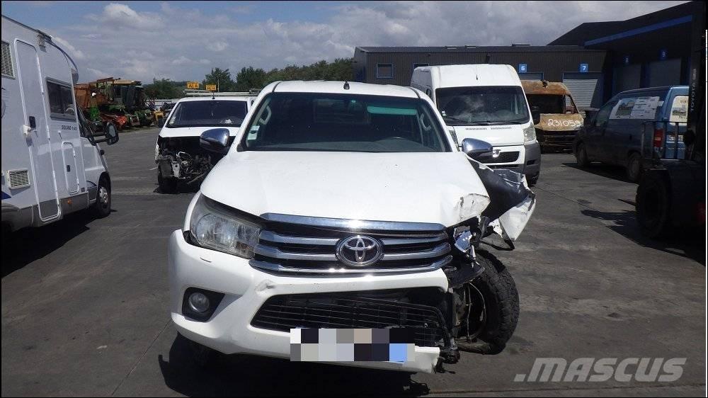 Toyota Hilux 4 Kis teherszállító/Platós kocsi