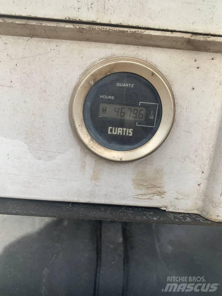 Nissan Cabstar Teherautóra szerelt emelők és állványok