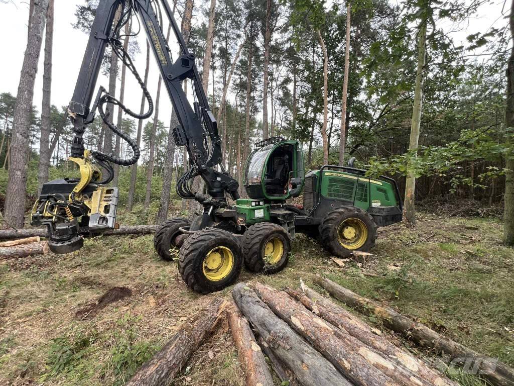 John Deere 1270 G Betakarítók