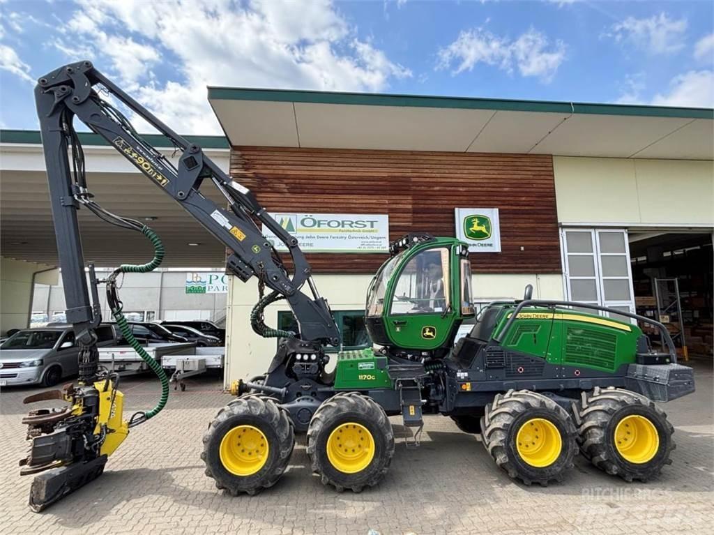 John Deere 1170 G Betakarítók