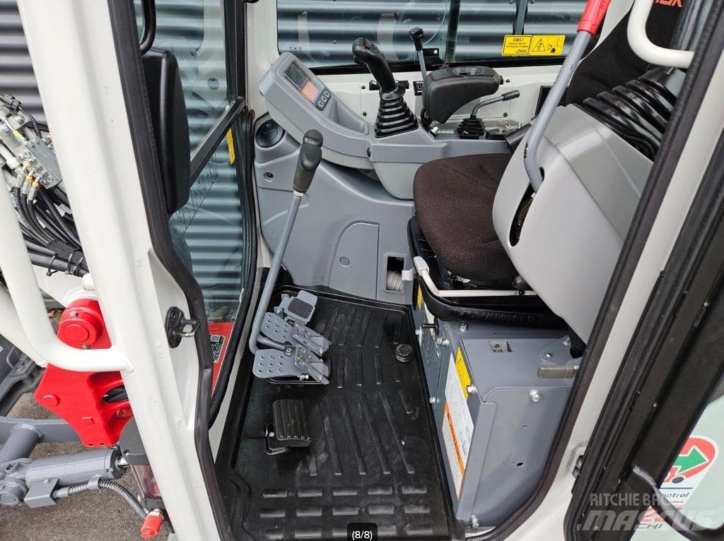 Takeuchi TB 225 Mini kotrók < 7t