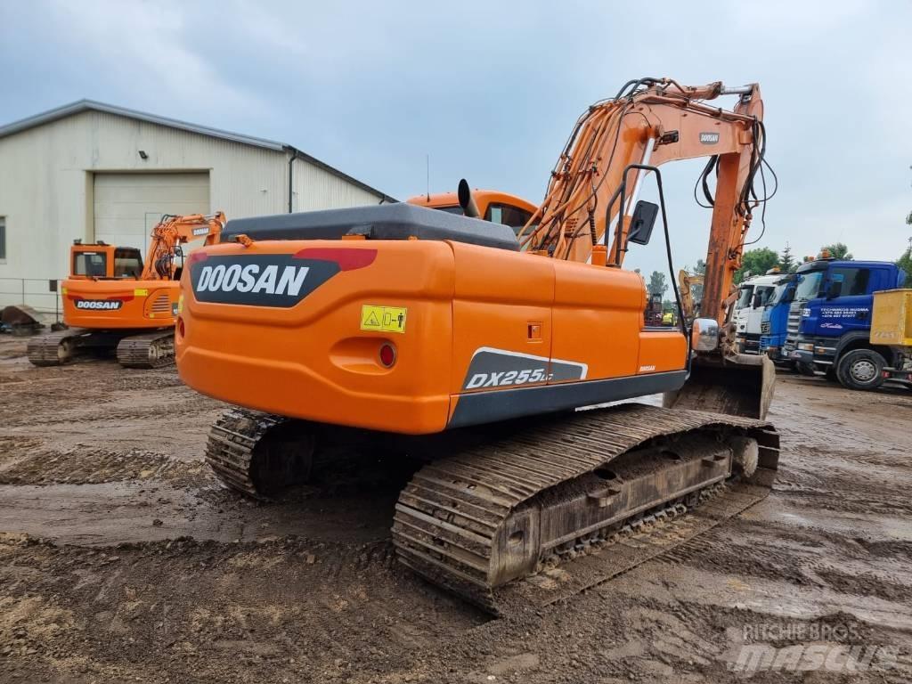 Doosan DX 255 LC Lánctalpas kotrók