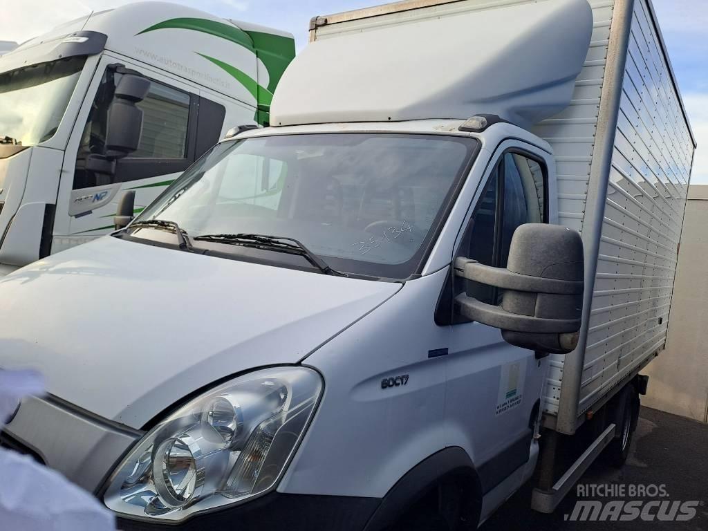 Iveco DAILY 60C17 Dobozos teherautók