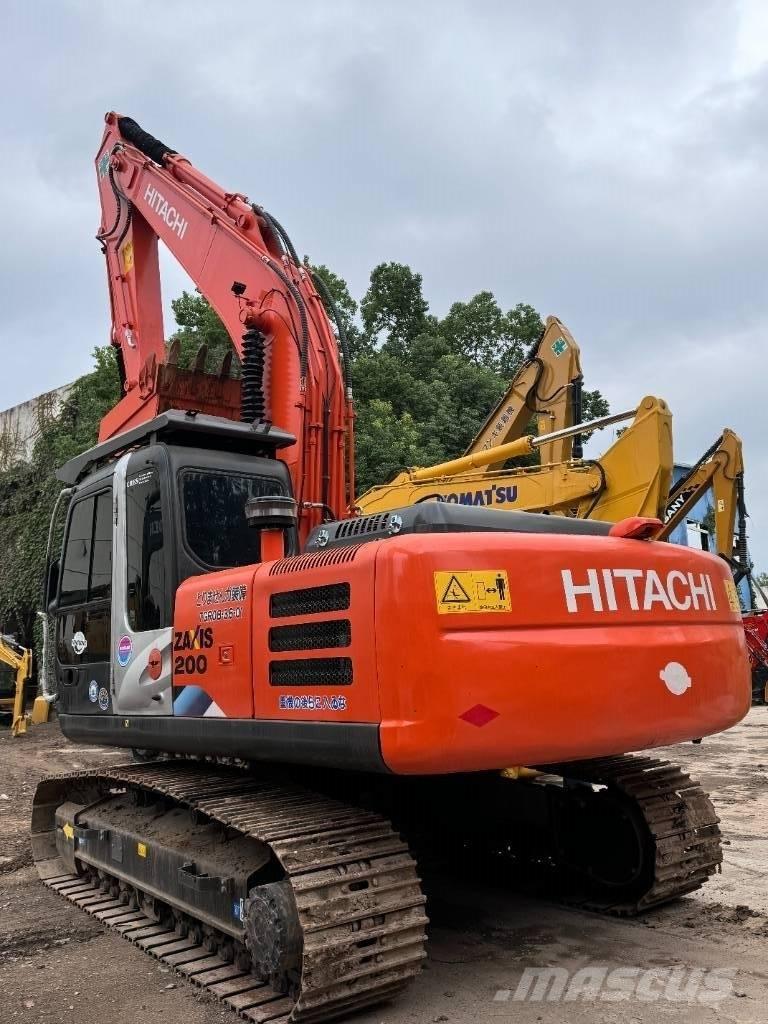 Hitachi ZX 200 Lánctalpas kotrók