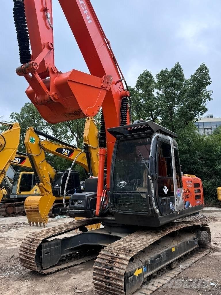 Hitachi ZX 200 Lánctalpas kotrók