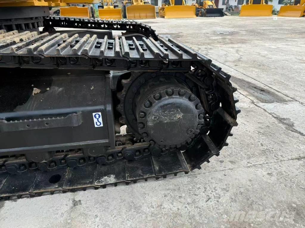 CAT 330 D Lánctalpas kotrók