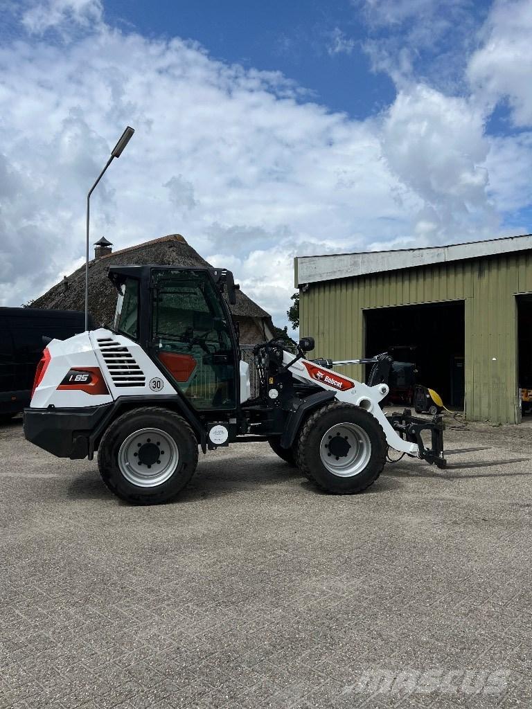 Bobcat L 85 Gumikerekes homlokrakodók