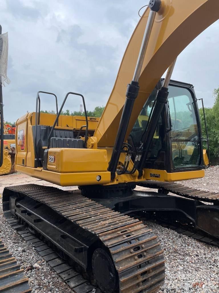 CAT CAT323GX Közepes (midi) kotrók 7 t - 12 t
