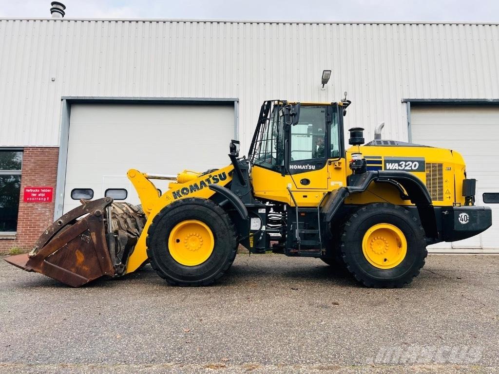 Komatsu WA 320-8 Gumikerekes homlokrakodók
