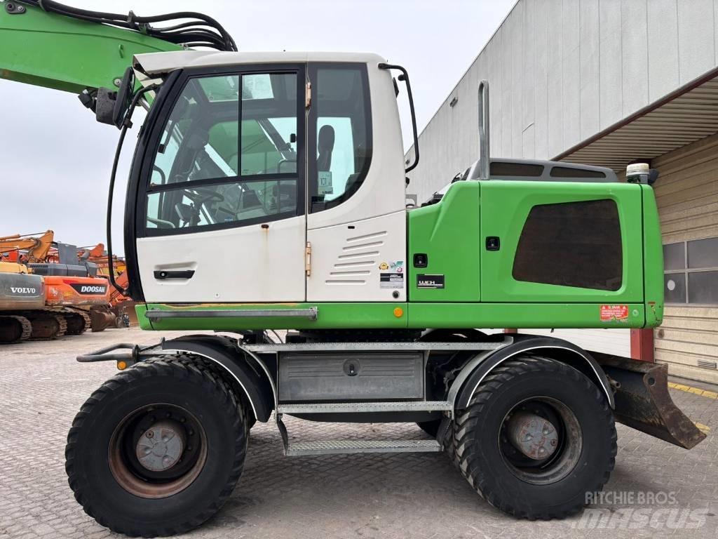 Liebherr A 918 Gumikerekes kotrók